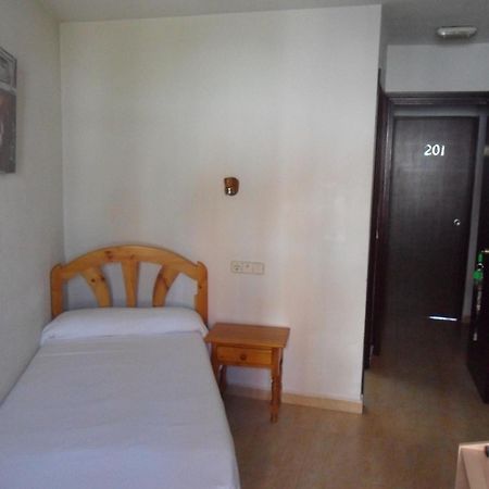 Hostal El Descanso 마드리드 외부 사진