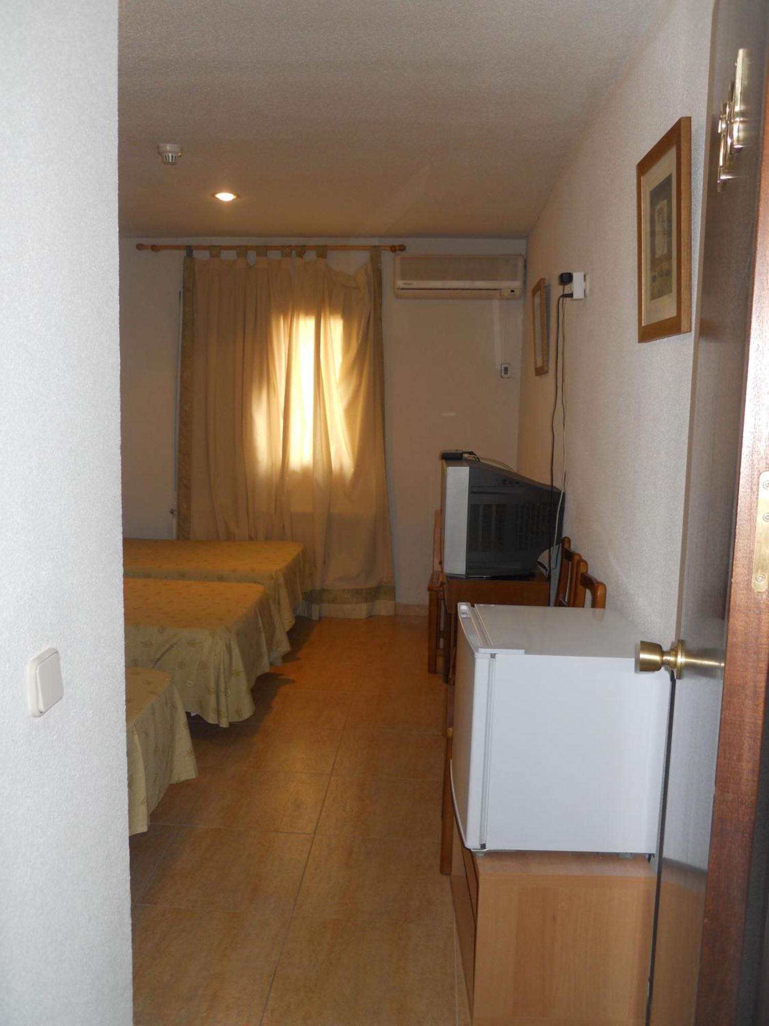 Hostal El Descanso 마드리드 외부 사진