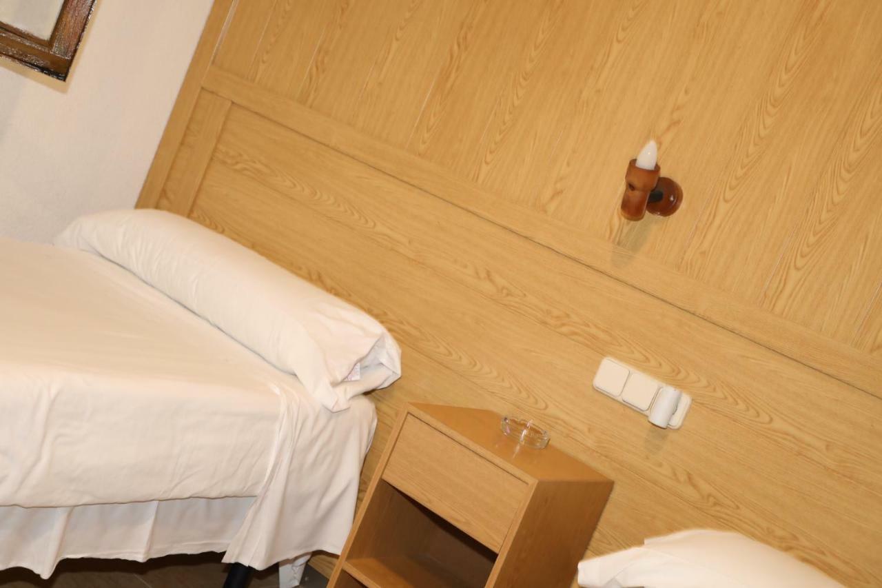 Hostal El Descanso 마드리드 외부 사진