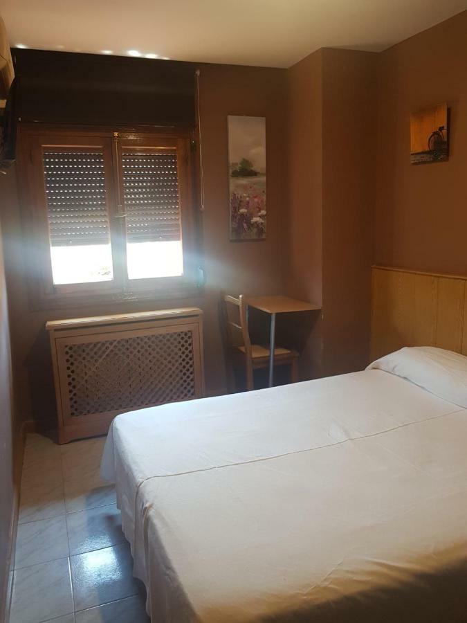 Hostal El Descanso 마드리드 외부 사진