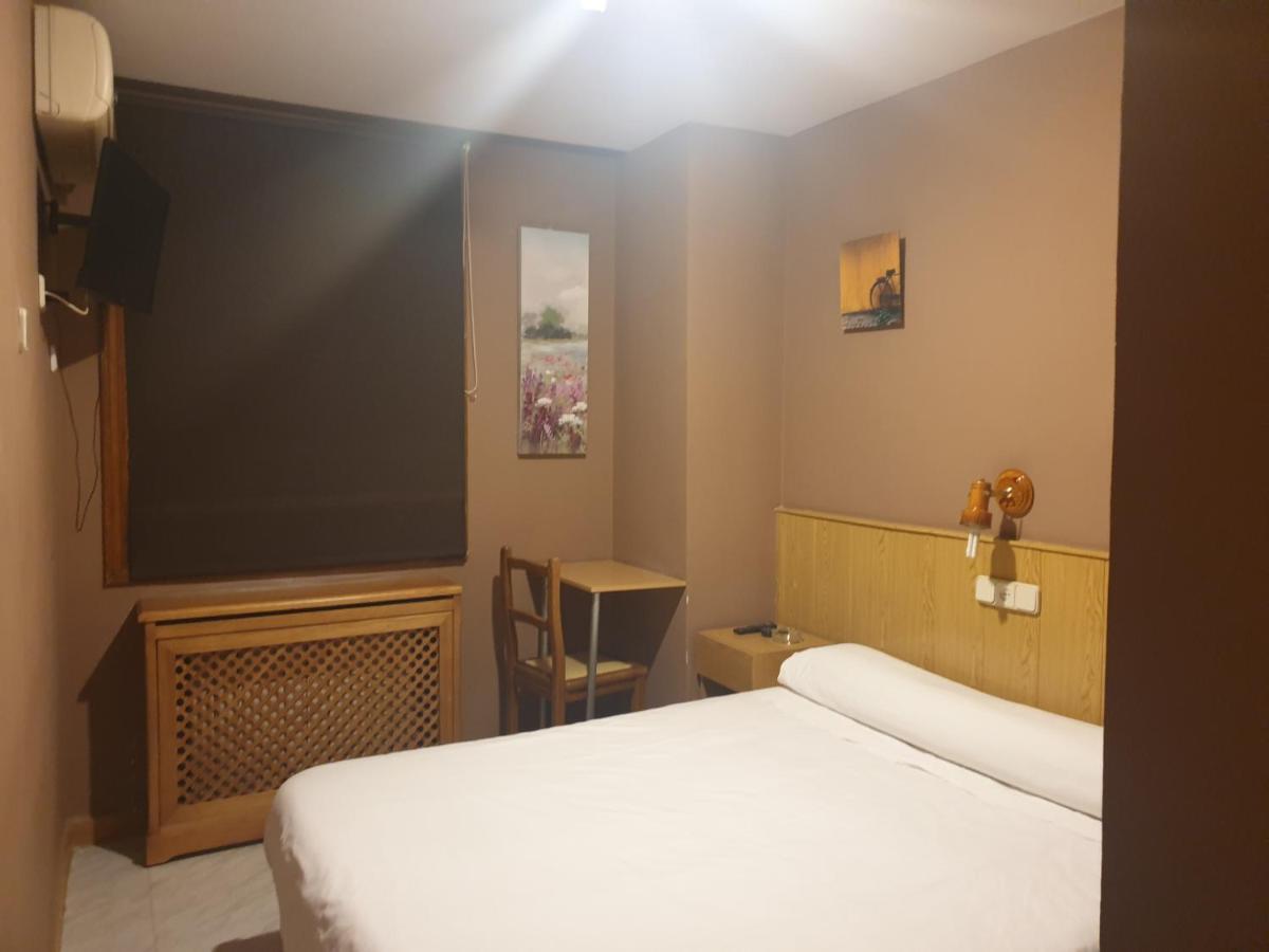 Hostal El Descanso 마드리드 외부 사진